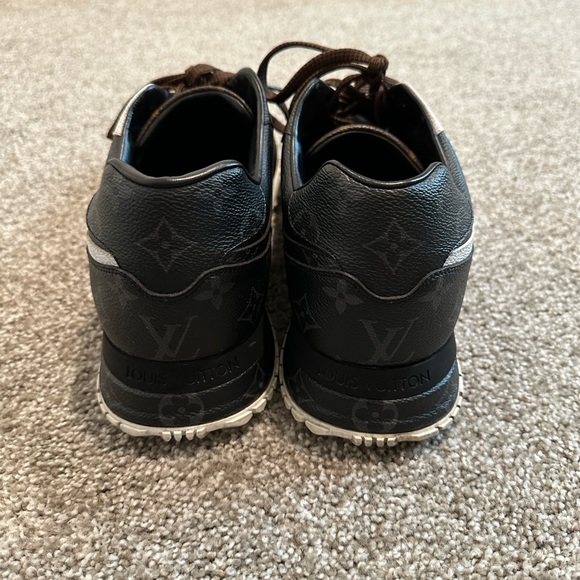 Men’s Louis Vuitton sneakers - Picture 3 of 5